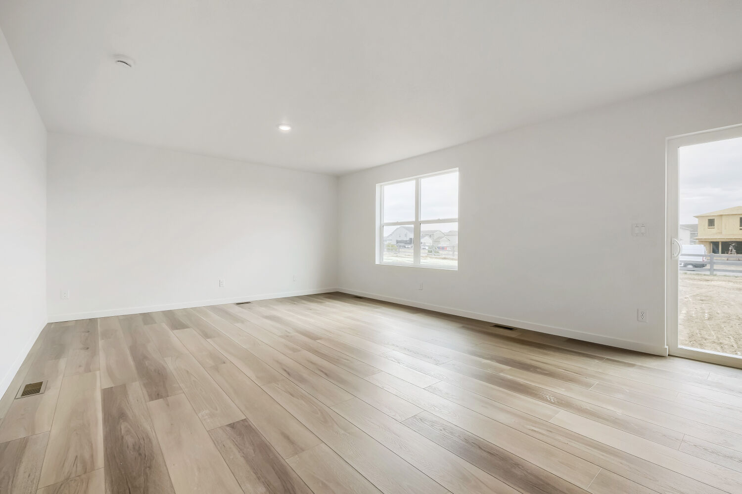 7767 Desert Wrangler Dr - Living Room