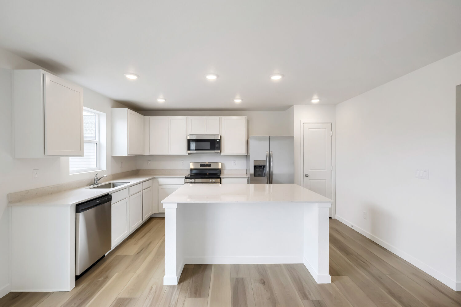 7767 Desert Wrangler Dr - Kitchen