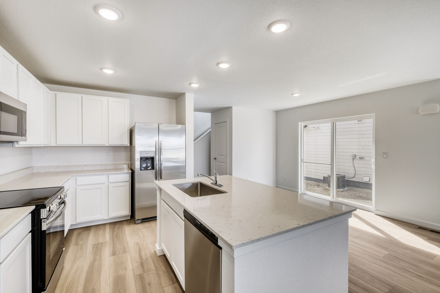 7885 Long Chute Tri Kitchen 3