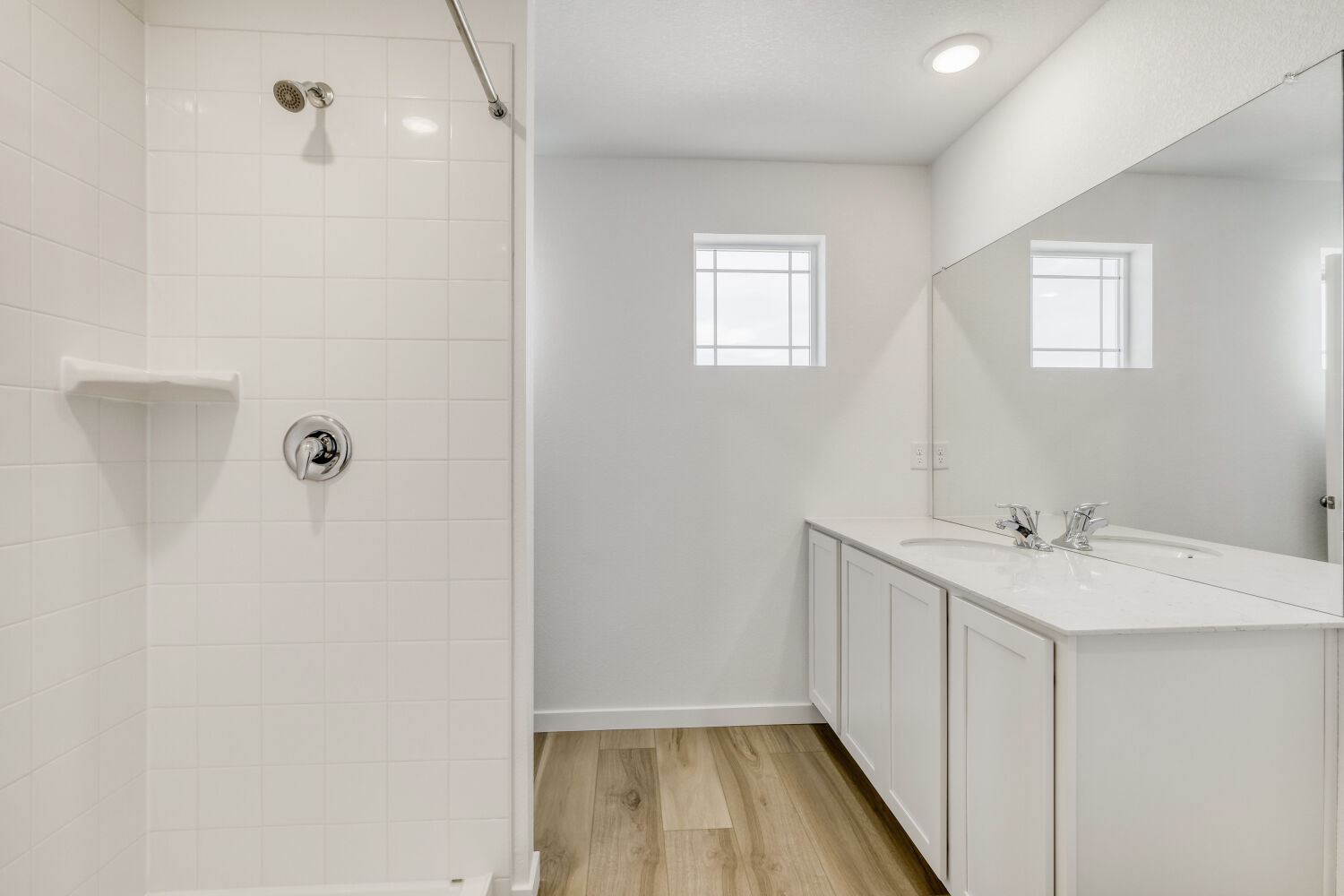 7885 Long Chute Tri Owners Bathroom1