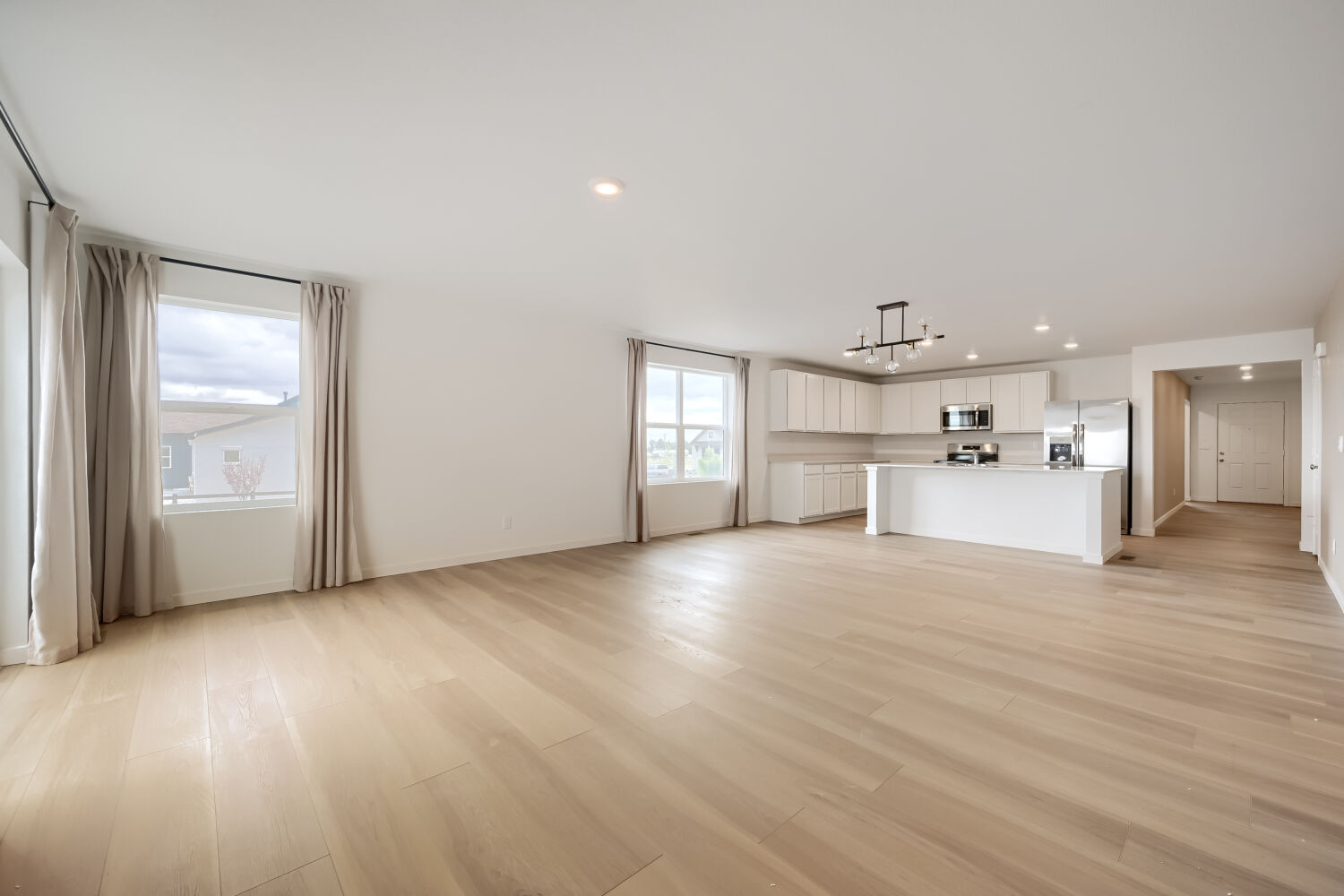 7753 Desert Wrangler Dr - Living Room