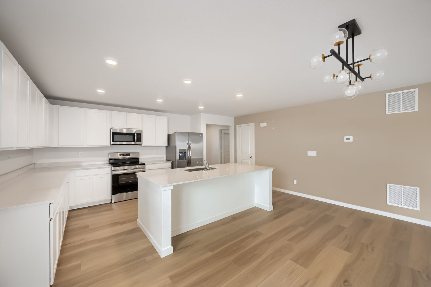 7753 Desert Wrangler Dr - Kitchen