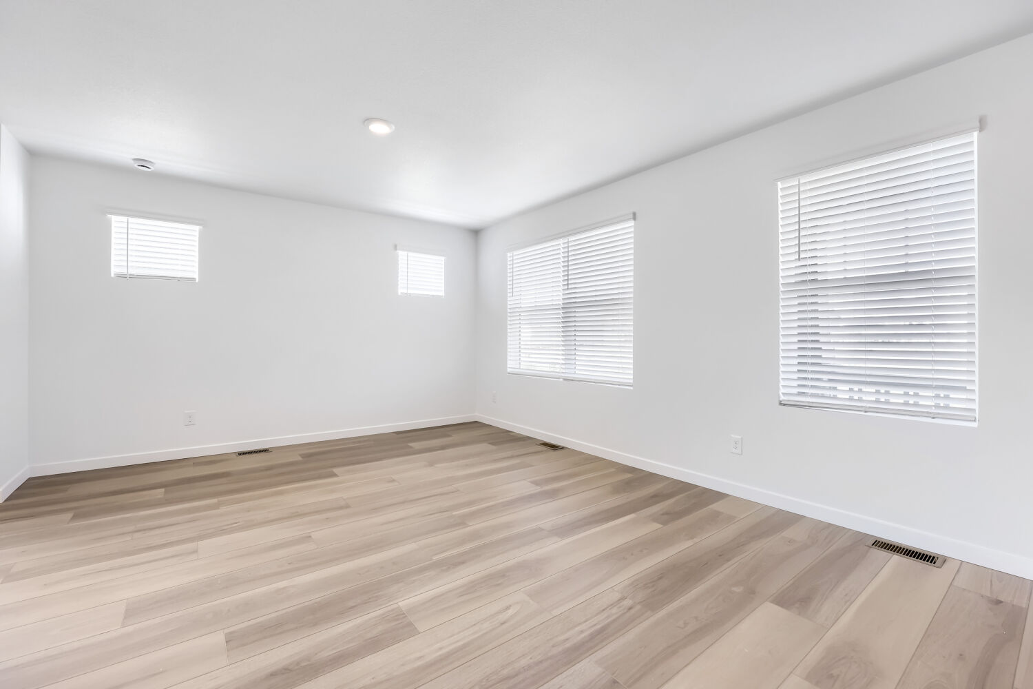 7883 Mounted Ranger Dr - Living Room